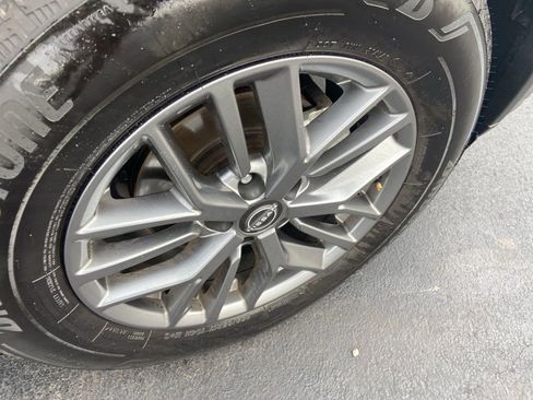 Used 2023 Nissan Rogue S image 3