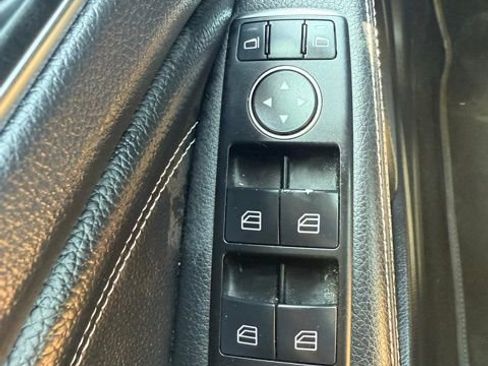 Used 2015 Mercedes-Benz GLA 250 4MATIC image 18