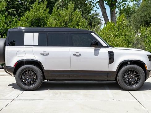 New 2026 Land Rover Defender 110 X-Dynamic SE AWD/4WD image 9