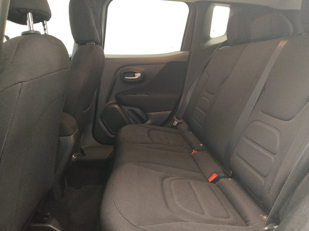 Used 2021 Jeep Renegade Latitude FWD image 18