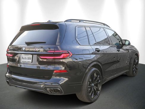 Used 2026 BMW X7 M60i w/ Climate Comfort Package image 6