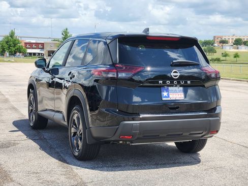 New 2026 Nissan Rogue SV FWD image 3