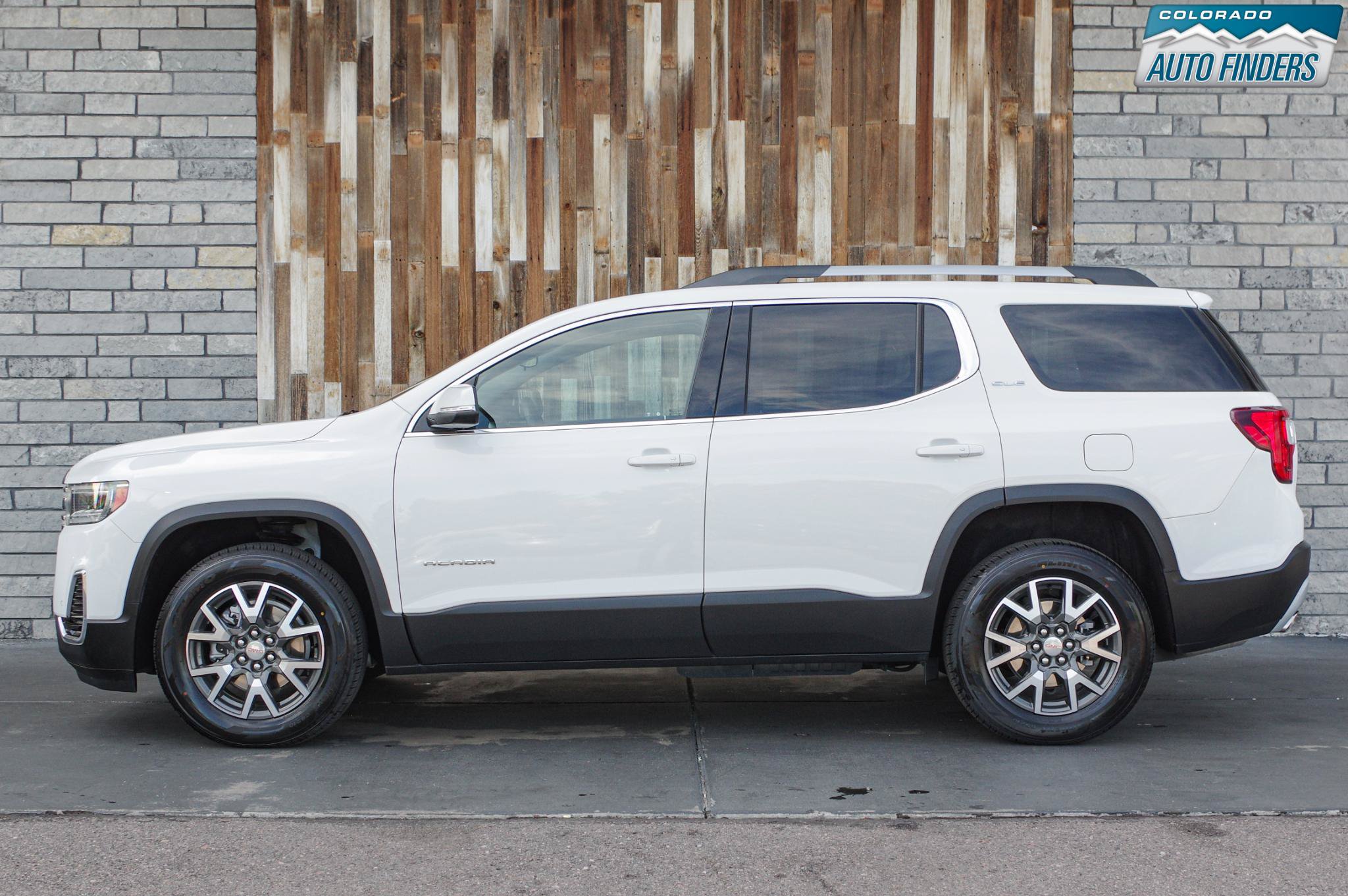 Used 2023 GMC Acadia SLE w/ Driver Convenience Package AWD/4WD image 3