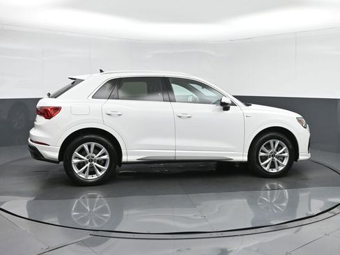Used 2023 Audi Q3 2.0T Premium image 8