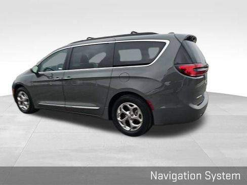 Used 2022 Chrysler Pacifica Limited image 18