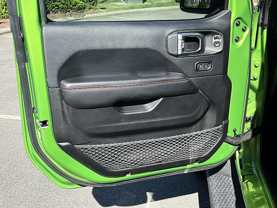 Used 2019 Jeep Wrangler Rubicon w/ Steel Bumper Group AWD/4WD image 18