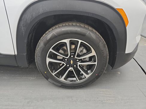 Used 2025 Chevrolet TrailBlazer LT image 9