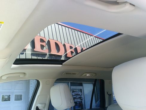 Used 2021 Cadillac XT6 Premium Luxury AWD/4WD image 16