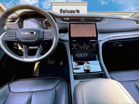 Certified 2024 Jeep Grand Cherokee Limited image 15