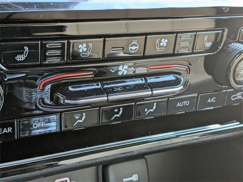 New 2025 Jeep Grand Cherokee Limited image 22