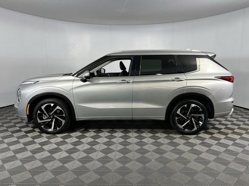 Used 2024 Mitsubishi Outlander SEL image 9