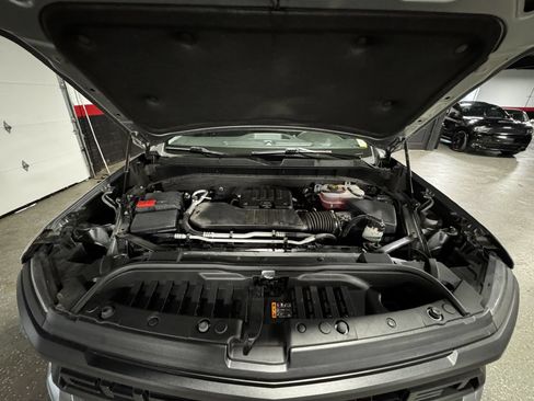 Used 2023 Chevrolet Silverado 1500 Custom AWD/4WD image 9