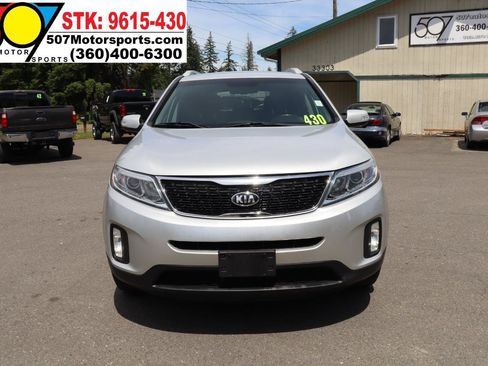 Used 2015 Kia Sorento LX AWD/4WD image 12