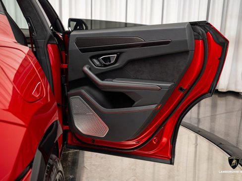 Used 2023 Lamborghini Urus S image 50