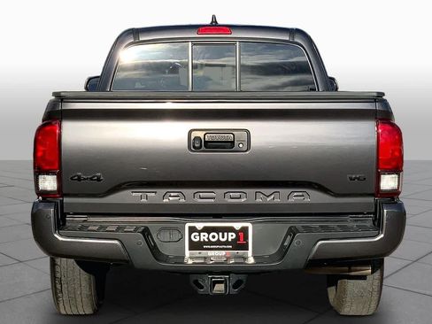 Used 2022 Toyota Tacoma SR5 AWD/4WD image 5