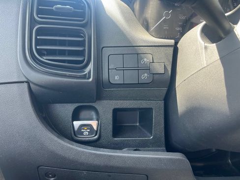 Used 2025 RAM ProMaster 2500 w/ Convenience Group FWD image 21