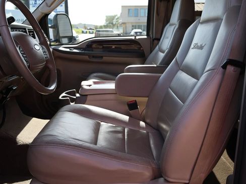 Used 2004 Ford Excursion Limited AWD/4WD image 27