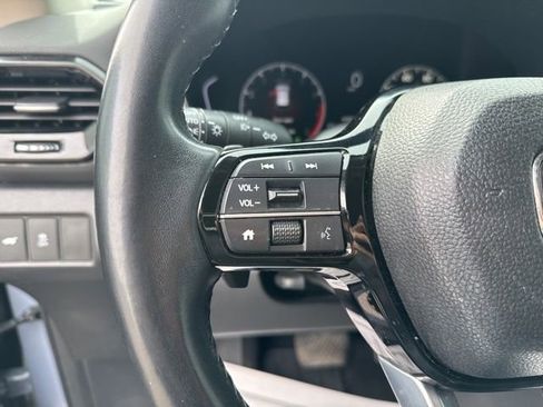 Certified 2023 Honda Pilot Touring image 16