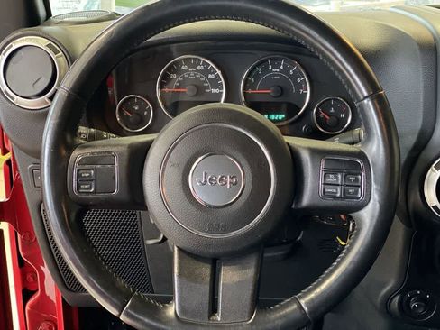 Used 2015 Jeep Wrangler Unlimited Rubicon w/ Max Tow Package AWD/4WD image 16