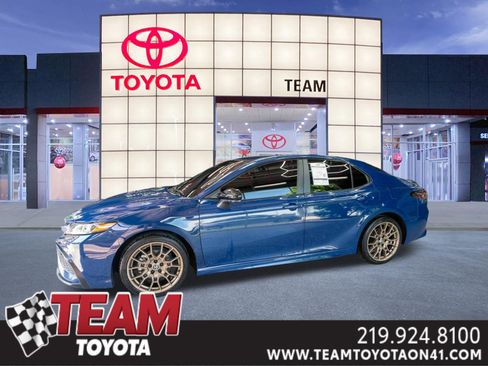 Used 2024 Toyota Camry SE FWD image 1