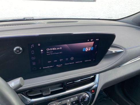 Used 2025 Buick Envista Sport Touring image 18