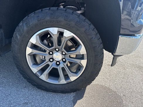 Used 2022 Chevrolet Silverado 1500 LTZ image 4