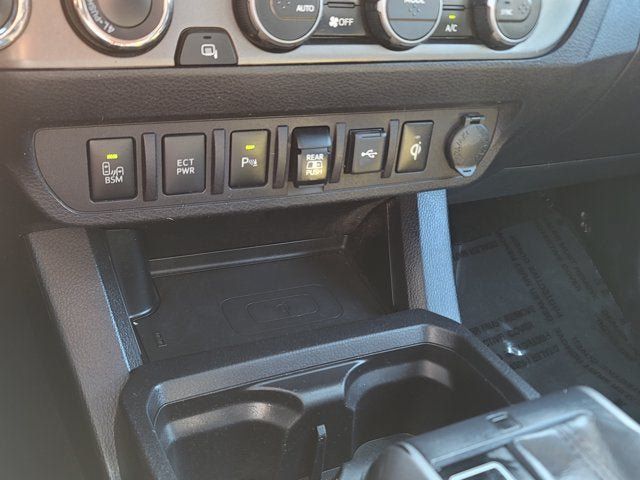 Used 2021 Toyota Tacoma TRD Off-Road w/ TRD Premium Off Road Package AWD/4WD image 24
