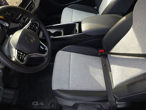 Used 2023 Volkswagen ID.4 Pro image 12