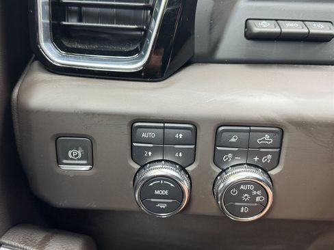 Used 2024 GMC Sierra 1500 Denali w/ Denali Reserve Package AWD/4WD image 15