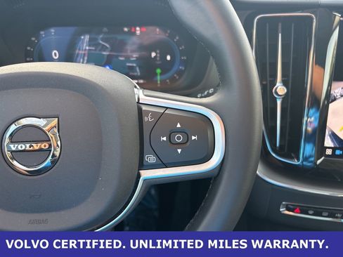 Certified 2025 Volvo XC60 B5 Core image 21
