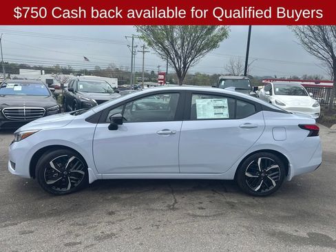 New 2025 Nissan Versa SR w/ Trunk Package image 4