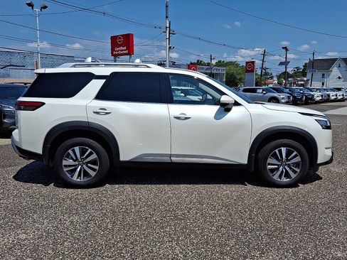 Certified 2024 Nissan Pathfinder SL AWD/4WD image 7