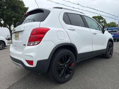 Used 2018 Chevrolet Trax LT w/ Redline Edition AWD/4WD image 4
