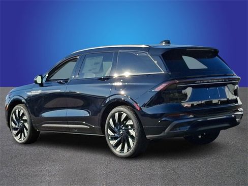 New 2026 Lincoln Nautilus Reserve w/ Jet Appearance Package image 4