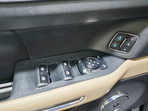 Used 2023 Ford Expedition Limited image 35