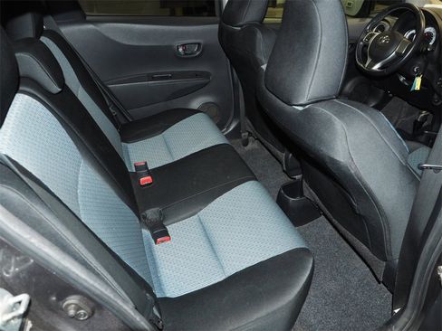 Used 2012 Toyota Yaris SE image 12