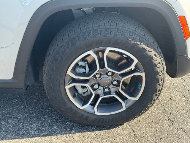 Certified 2023 Jeep Grand Cherokee Trailhawk AWD/4WD image 9