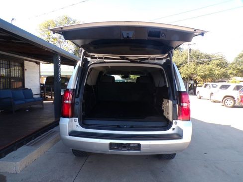 Used 2016 Chevrolet Suburban LT image 11