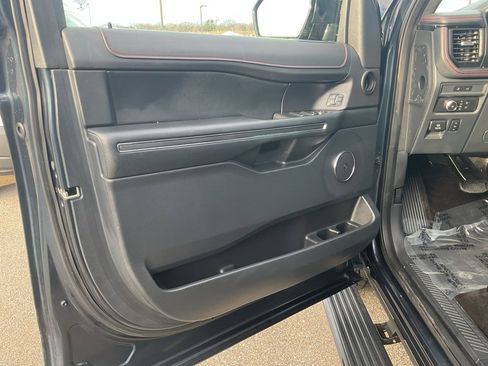 Used 2022 Ford Expedition Limited image 8