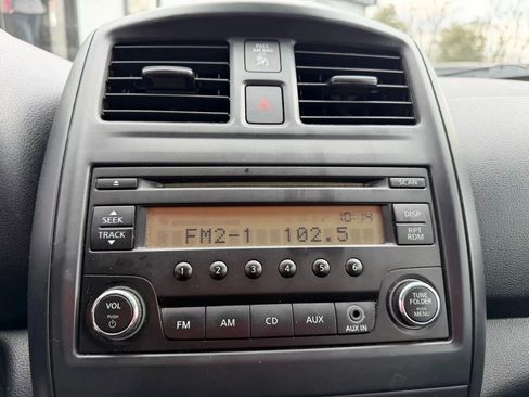 Used 2015 Nissan Versa S FWD image 17