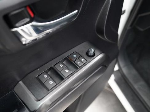 Used 2020 Toyota Tacoma TRD Off-Road w/ Technology Package AWD/4WD image 10