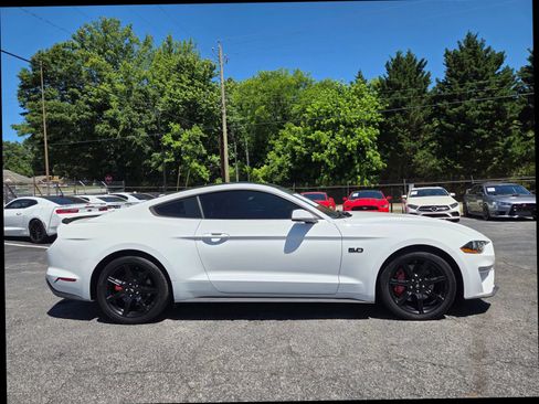 Used 2019 Ford Mustang GT w/ Black Accent Package RWD image 9
