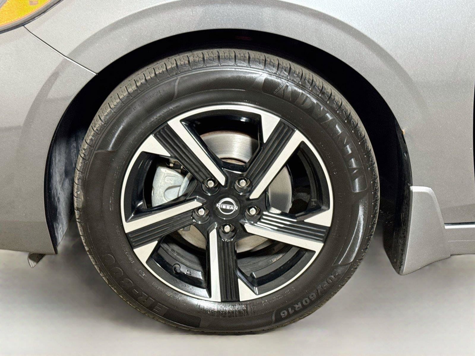 Used 2024 Nissan Sentra SV FWD image 27