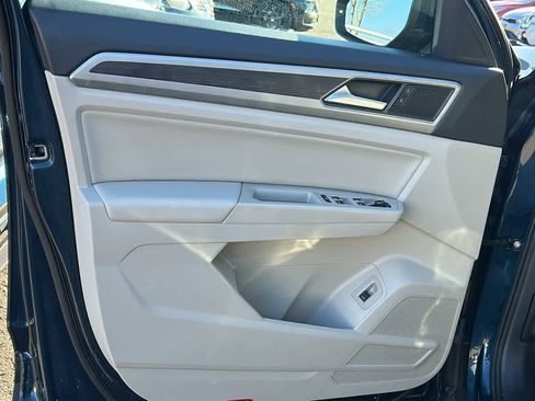 Used 2019 Volkswagen Atlas SE w/ Towing Package image 6