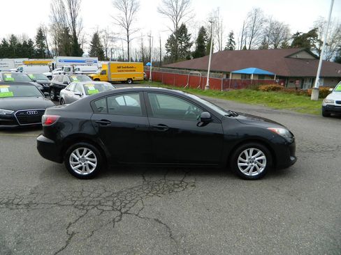 Used 2013 MAZDA MAZDA3 i Touring image 9