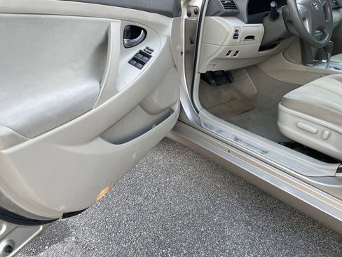 Used 2009 Toyota Camry Hybrid FWD image 14