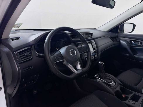 Certified 2018 Nissan Rogue SV image 7