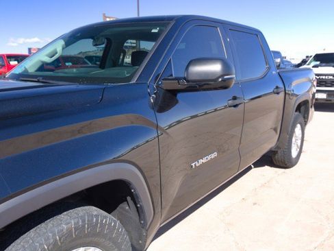 Used 2022 Toyota Tundra SR5 w/ SR5 Convenience Package image 8