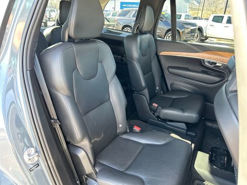 Used 2022 Volvo XC90 T6 Momentum image 24