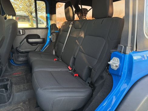 Used 2021 Jeep Wrangler Unlimited Sport image 9